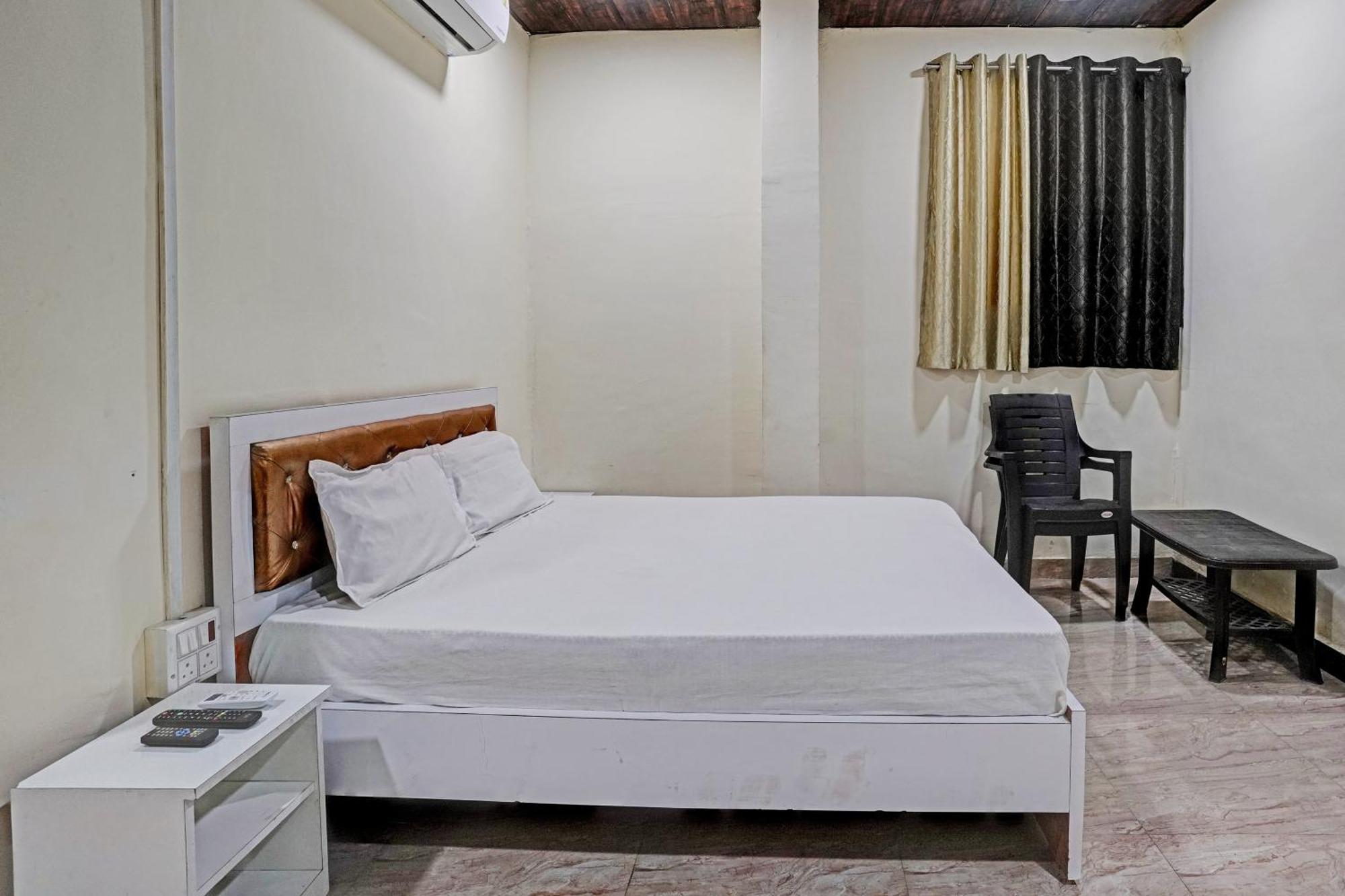 Hotel O Sai & Bording Sopara